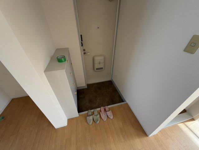 メゾンリラの玄関|※リフォーム工事中です