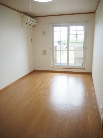 エレガンス・フィオーレの居間・リビング|使いやすい居間です