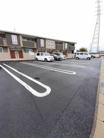 アニメート　ヒルの駐車場