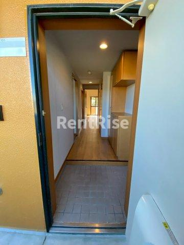 シャルマン冨士塚の玄関