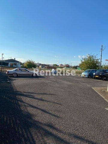 シャルマン冨士塚の駐車場