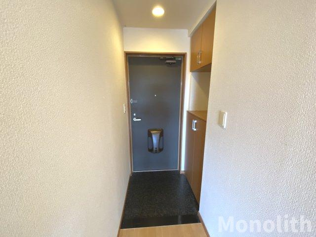 ソレイユ一条院の玄関