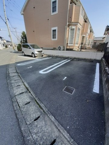 パークハイツ通町の駐車場