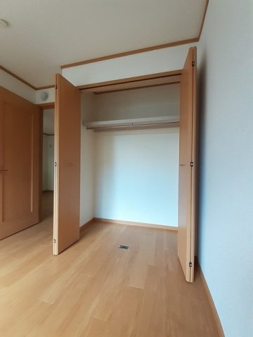 サン・カンナＢの収納