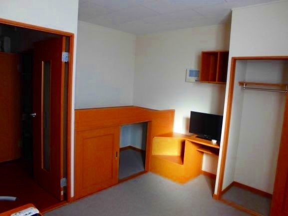 レオパレスハーバーサイドＷ棟の居間・リビング