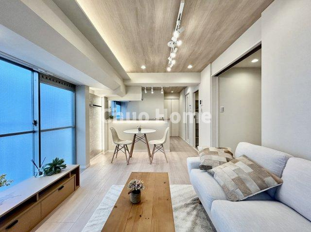 ヴィラロイヤル両国の居間・リビング|【居間・リビング】「ＬＤＫは家族団らんをデザイン」広いＬＤＫでは家族が集まり一緒の時間を過ごせる工夫がされております。何気ない一日の当たり前のひとコマがいつか一生の宝物になります