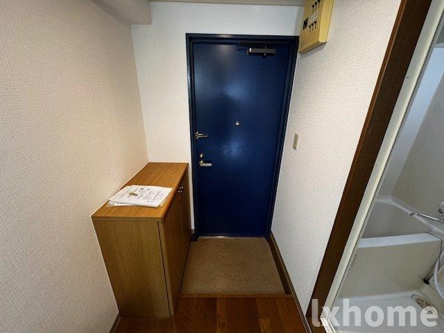 ヴィ・ラージュ吉田の玄関|収納もある玄関です