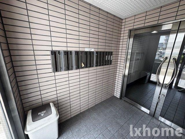 ヴィ・ラージュ吉田のエントランス|ゆとりのあるエントランスです