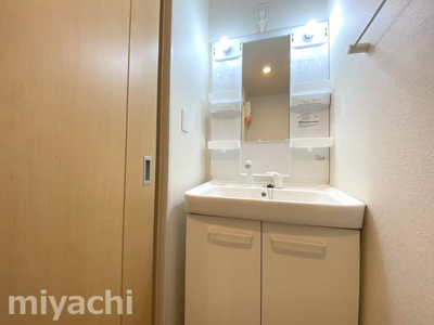 【洗面所】 | ルシール名東　B