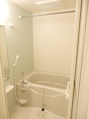 Ｃｒｏｓｓ　ｒｉｄｇｅ　Ⅱの浴室|日々の疲れを癒すお風呂付です