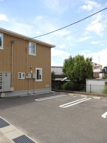 Ｃｒｏｓｓ　ｒｉｄｇｅ　Ⅱの駐車場|カースペースがあります