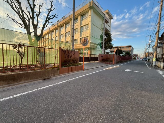 葛飾区東水元５丁目　新築戸建て　A号棟の周辺|葛飾区立葛美中学校