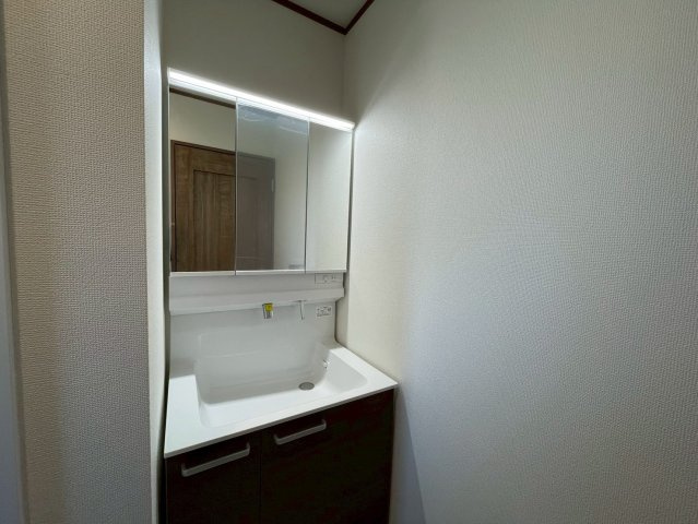 葛飾区東水元５丁目　新築戸建て　A号棟の独立洗面台|2026年2月13日撮影