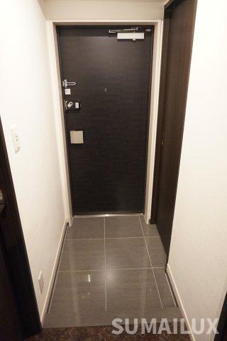 ニューガイア水前寺の玄関