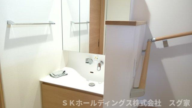 福知山市篠尾中古戸建（築８年）の独立洗面台