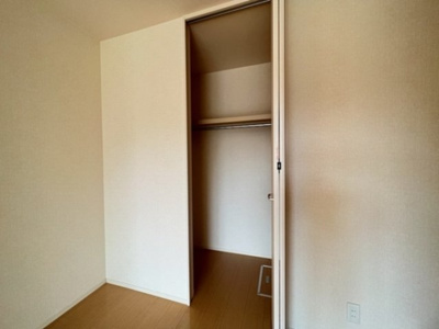 【洋室】 | クレセント | 洋室・収納