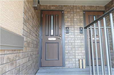 【玄関】 | クレセント Ｂ | 玄関前