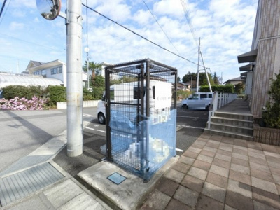 【ロビー】 | キューブタウン長田 Ｃ | 敷地内ごみステーション