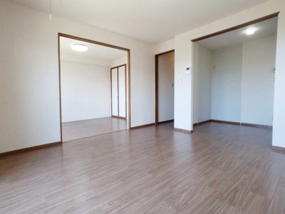 【洋室】 | サンメゾン Ａ | リビング～洋室