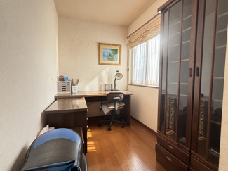 【その他】 | きよみ野4丁目戸建て | 約3帖の書斎スペース。窓もある明るい空間で仕事も勉強もはかどります。