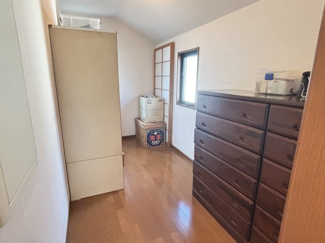 【その他】 | きよみ野4丁目戸建て | 約4帖の納戸はタンスなど大型家具の収納にも十分です。