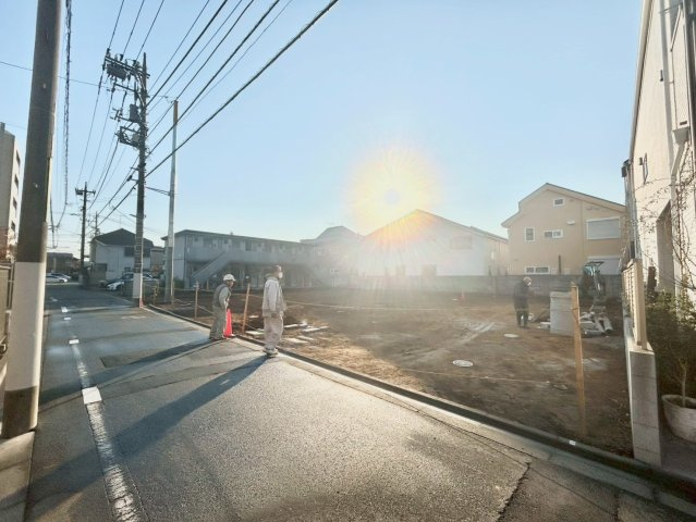 練馬区南田中1丁目　建築条件付き売地　全6区画の前面道路含む現地写真|2026.2.13撮影

現地ご見学希望・資料請求などお気軽にお問い合わせ下さい！
03-5990-5201