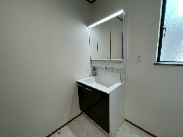 葛飾区東水元５丁目　新築戸建て　F号棟の独立洗面台|2026年2月13日撮影