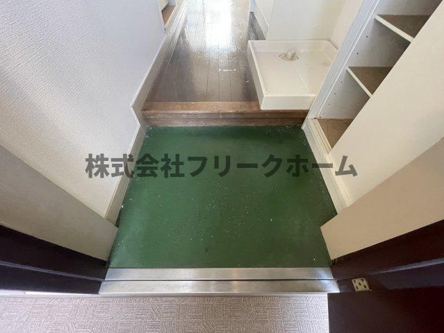 小金井市東町４丁目の賃貸マンションの玄関