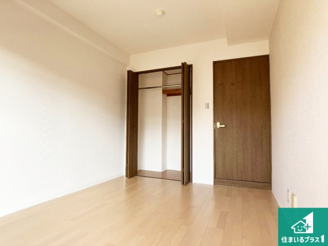 ダイアパレス名谷の洋室|収納スペースが充実しているので子供の成長に合わせてたくさん収納ができます！家族構成に合わせた様々な活用ができる収納！