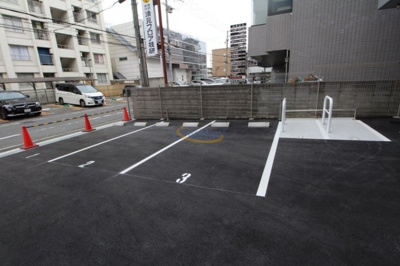 【駐車場】 | ワールドアイ江坂アルバ