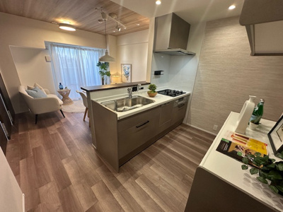 【キッチン】 | ソシエ北大阪1番館 | ペットも人も快適に過ごせる住まい。陽当り・周辺環境も合わせて、ぜひ現地をご覧ください！