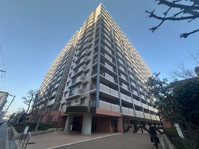 【外観】 | ソシエ北大阪1番館 | 駅近×周辺環境充実の生活至便な好立地！ペット飼育可マンションです(細則有)。内覧をご希望の際はお気軽にお電話ください。