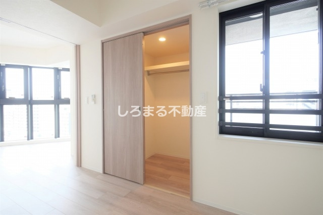 コンフォリア・リヴ本町WESTQの収納