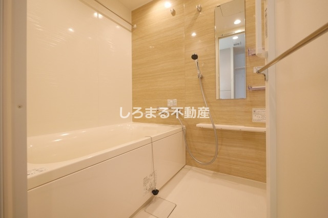 コンフォリア・リヴ本町WESTQの浴室
