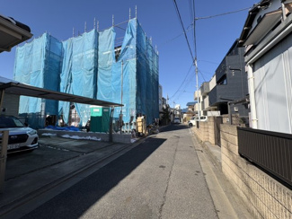 【前面道路含む現地写真】 | さいたま市南区太田窪02045②　2号棟