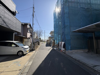 【前面道路含む現地写真】 | さいたま市南区太田窪02045②　2号棟