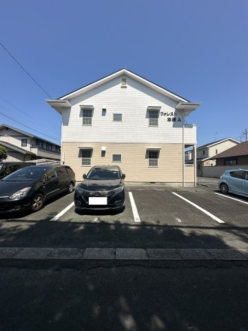 フォレスト本郷Ａ棟の駐車場