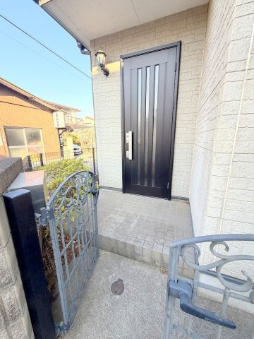 昭島市美堀町２丁目　リフォーム住宅の玄関|リフォーム前写真※室内のご見学可能です！