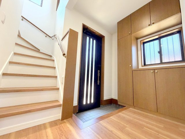 昭島市美堀町２丁目　リフォーム住宅の玄関
