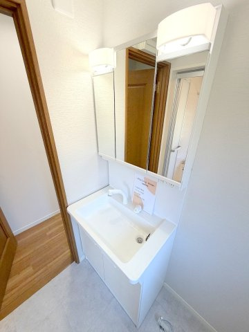 昭島市美堀町２丁目　リフォーム住宅の独立洗面台
