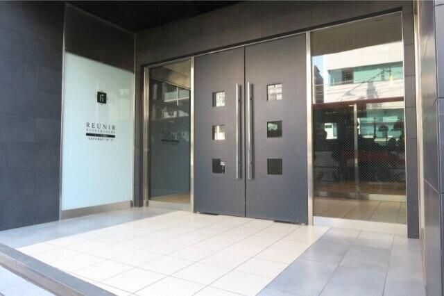 レニール本駒込のエントランス