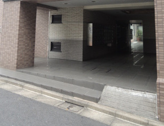 日神パレステージ南長崎のエントランス