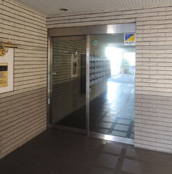 日神パレステージ南長崎のロビー