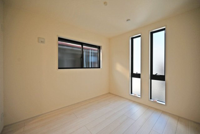 リーブルガーデン武庫之荘5丁目新築一戸建て│3LDK+駐車1台可の洋室|－洋室5.2帖(2F)-