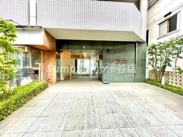 レジディア渋谷のエントランス