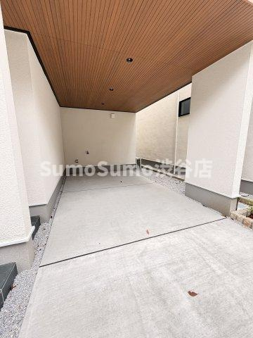 目黒区緑が丘２丁目戸建　Ａ棟の駐車場