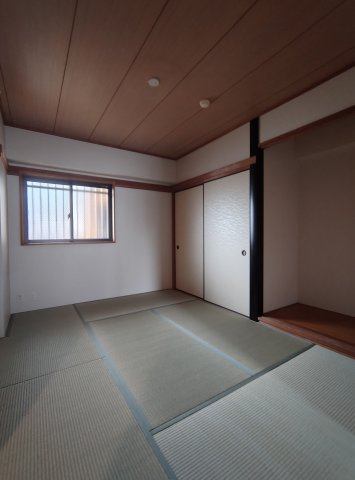 井本マンションの和室