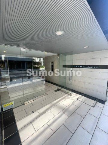 LAV心斎橋WESTのエントランス