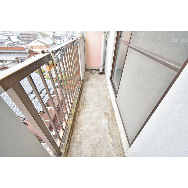 メゾンブランセのバルコニー|バルコニーからの眺めを楽しみながら食事をしませんか