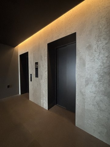 Alivis九条のロビー